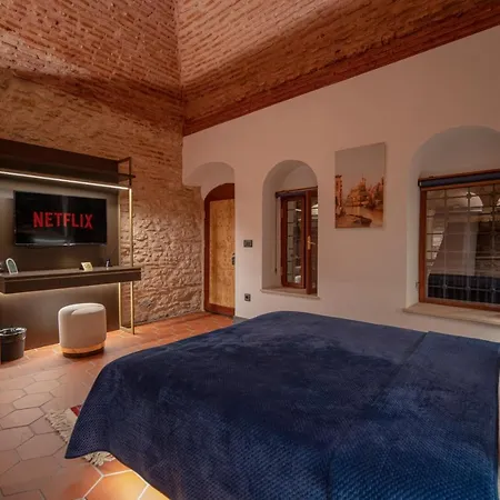 1772 Hotel 5*