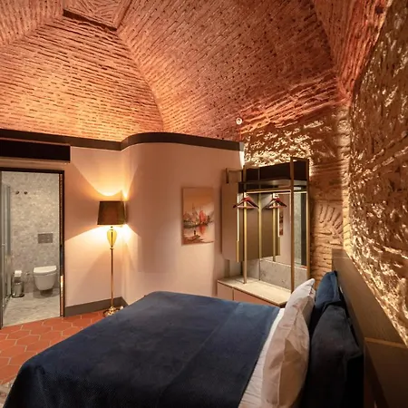 1772 Hotel 5*