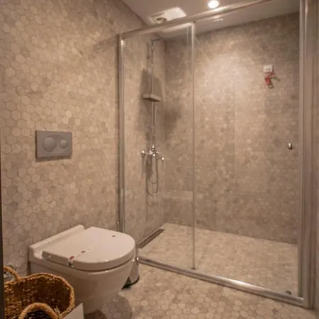 1772 Hotel 5*