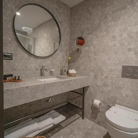 1772 Hotel 5*