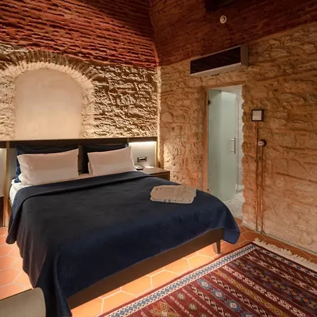 1772 Hotel 5*