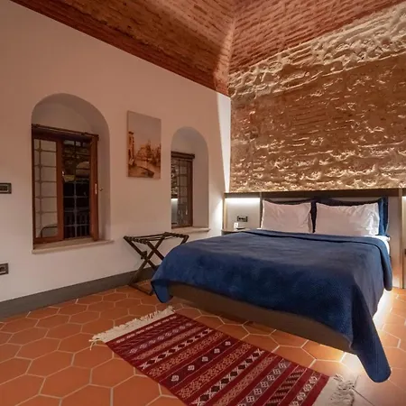 1772 Hotel