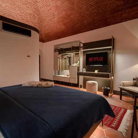 1772 Hotel 5*
